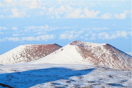 Snowy hilltops and blue sky Photographie de stock - Premium Libres de Droits, Code: 649-08632511