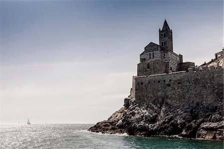 Church of St Peter, Portovenere, Cinque Terre, Liguria, Italy Fotografie stock - Premium Royalty-Free, Codice: 649-08632743