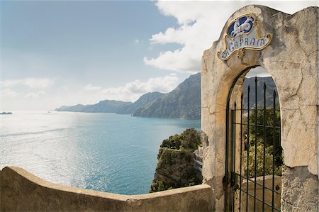 simsearch:649-08923039,k - Entrance to a Villa on the Amalfi Coast, Campania, Italy Photographie de stock - Premium Libres de Droits, Code: 649-08632752