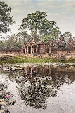 Banteay Srei Temple ruins, Angkor Wat Complex, Cambodia Foto de stock - Sin royalties Premium, Código: 649-08632803