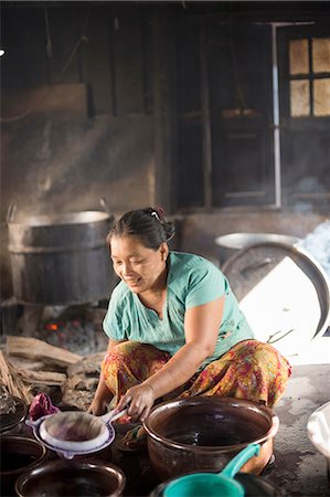 Mature woman working, Inle lake, Burma Stock Photo - Premium Royalty-Free, Code: 649-08632819