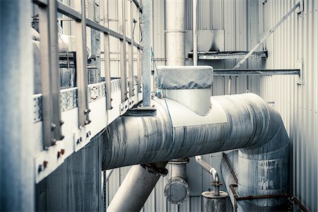 simsearch:649-07238734,k - Detail of building exterior and piping at industrial plant Stock Photo - Premium Royalty-Free, Code: 649-08632905