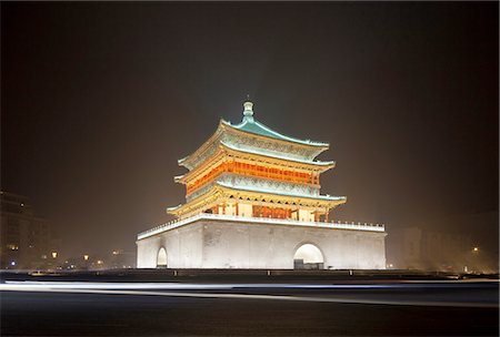 Xi'an Old City Wall, South Gate at night Foto de stock - Sin royalties Premium, Código: 649-08633011