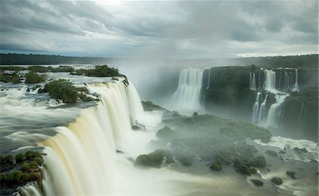 simsearch:649-07647938,k - View of Iguazu falls, Parana, Brazil Photographie de stock - Premium Libres de Droits, Code: 649-08633127