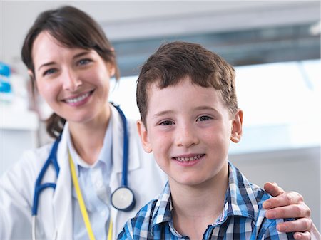 simsearch:649-08662036,k - Doctor and boy in clinic Stock Photo - Premium Royalty-Free, Code: 649-08702113