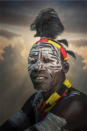 Village chief of a community of the Mursi Tribe, Omo Valley, Ethiopia Foto de stock - Sin royalties Premium, Código: 649-08702299