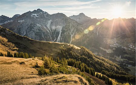 Mountain biking area, Kleinwalsertal, trails below Walser Hammerspitze, Austria Photographie de stock - Premium Libres de Droits, Code: 649-08702998