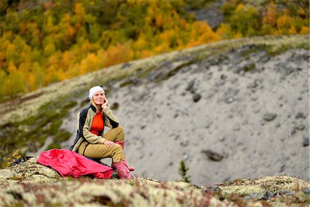 photos women wearing rubber boots - Portrait of female hiker, Khibiny mountains, Kola Peninsula, Russia Foto de stock - Sin royalties Premium, Código: 649-08703473