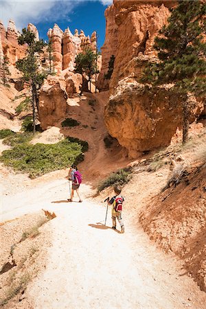 Mother and son, hiking the Queens Garden/Navajo Canyon Loop in Bryce Canyon National Park, Utah, USA Stock Photo - Premium Royalty-Free, Code: 649-08714807