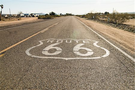 droit (sans déviation) - Route 66 road mark, California, USA Photographie de stock - Premium Libres de Droits, Code: 649-08714962