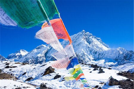 Prayer flags, Mount Everest Trek, Nepal Foto de stock - Sin royalties Premium, Código: 649-08745438