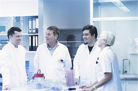 simsearch:649-07761045,k - Scientists laughing in laboratory Stock Photo - Premium Royalty-Free, Code: 649-08745527