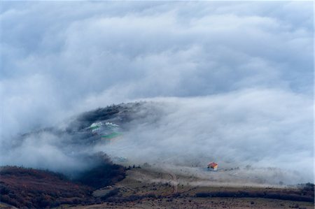 simsearch:649-08766267,k - View of dispersing mountain mist from Luchistoye Village, South Demergi mountain, Crimea, Ukraine Stockbilder - Premium RF Lizenzfrei, Bildnummer: 649-08766264