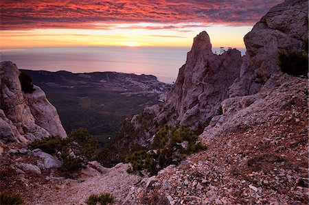simsearch:649-08085941,k - View of rock formations at sunset from Ai-Petri Mountain, Crimea, Ukraine Photographie de stock - Premium Libres de Droits, Code: 649-08766266