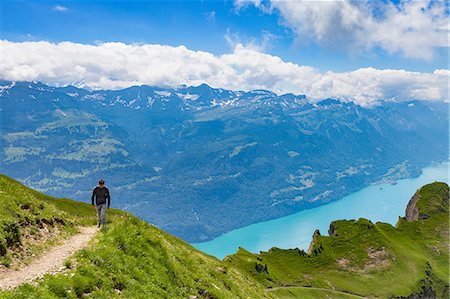 Man on mountain path, Brienzer Rothorn, Bernese Oberland, Switzerland Foto de stock - Sin royalties Premium, Código: 649-08824804