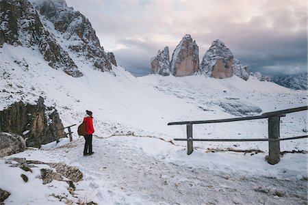 simsearch:649-07118180,k - Female hiker looking at view, Tre Cime di Lavaredo area, South Tyrol, Dolomite Alps, Italy Foto de stock - Sin royalties Premium, Código: 649-08859477