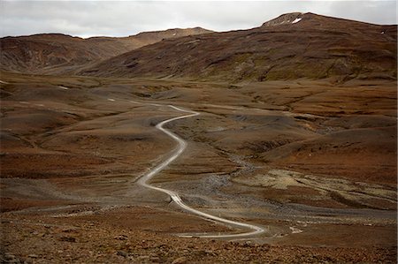 simsearch:649-08968964,k - Distant landscape of winding valley road and mountains, Iceland Stockbilder - Premium RF Lizenzfrei, Bildnummer: 649-08859843