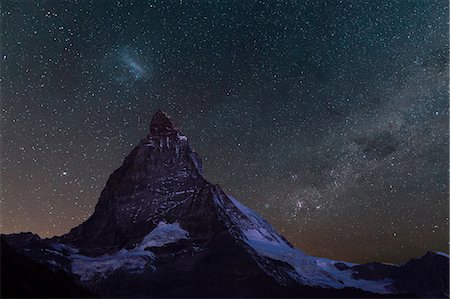 simsearch:649-08860085,k - The Matterhorn under starry sky, Zermatt, Switzerland Photographie de stock - Premium Libres de Droits, Code: 649-08860085