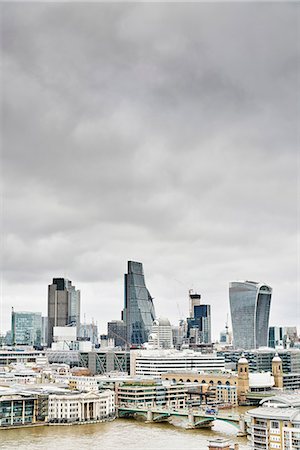 City skyline with Walkie Talkie building and river Thames, London, UK Fotografie stock - Premium Royalty-Free, Codice: 649-08860534