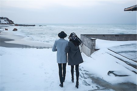 simsearch:649-08894835,k - Couple on winter vacation, Odessa, Ukraine Stock Photo - Premium Royalty-Free, Code: 649-08894834