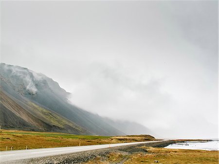 simsearch:614-09213877,k - Low cloud on mountainside, Hof, Iceland Fotografie stock - Premium Royalty-Free, Codice: 649-08895142