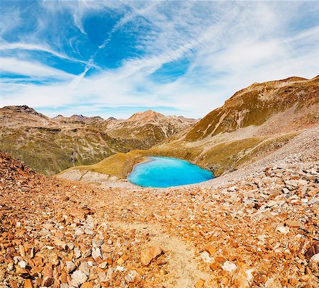 simsearch:649-08949986,k - Elevated view of lake in mountains Photographie de stock - Premium Libres de Droits, Code: 649-08902007