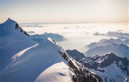 simsearch:649-08824846,k - Snow covered mountain peaks, Monte Rosa Piedmont, Italy Photographie de stock - Premium Libres de Droits, Code: 649-08924599