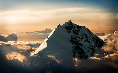 Snow covered mountain peaks, Monte Rosa Piedmont, Italy Stock Photo - Premium Royalty-Free, Code: 649-08924600