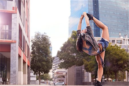 Dancer balancing on one leg, Cape Town, South Africa Photographie de stock - Premium Libres de Droits, Code: 649-08922760