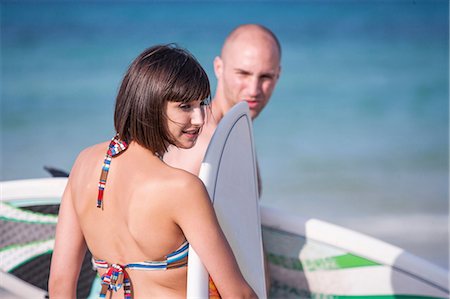 simsearch:649-08923505,k - Couple with surf boards by seaside, Mallorca, Spain Photographie de stock - Premium Libres de Droits, Code: 649-08923512