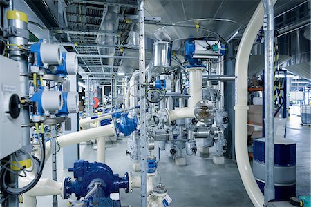 dentro - Machinery and pipes in oil blending plant, Antwerp, Belgium, Europe Foto de stock - Sin royalties Premium, Código: 649-08923787