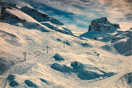 simsearch:649-08949982,k - Ski lift on snow covered mountain, Engelberg Titlis, Swiss Alps, Switzerland Photographie de stock - Premium Libres de Droits, Code: 649-08950062