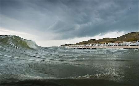 Large wave and coastline, Dishoek, Zeeland, Netherlands Stockbilder - Premium RF Lizenzfrei, Bildnummer: 649-08950127