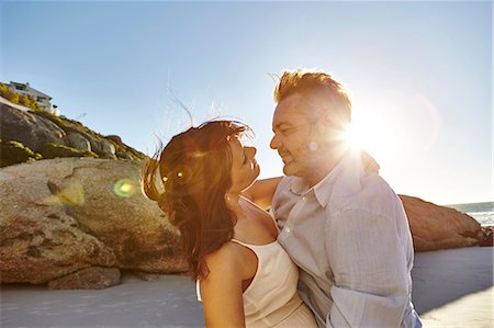 simsearch:649-08543928,k - Mature couple, standing on beach, in romantic embrace, Cape Town, South Africa Stockbilder - Premium RF Lizenzfrei, Bildnummer: 649-08950588