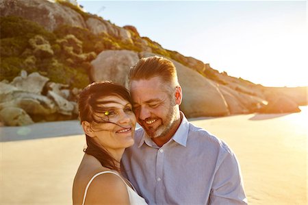 simsearch:649-08901850,k - Portrait of mature couple, on beach, smiling, Cape Town, South Africa Photographie de stock - Premium Libres de Droits, Code: 649-08950592
