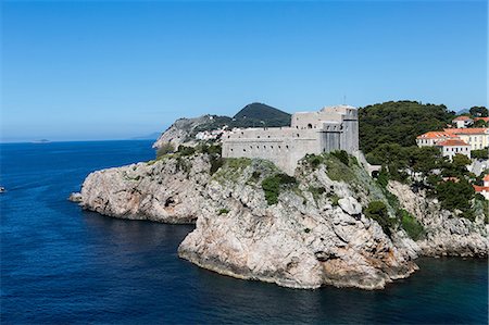 simsearch:649-08923905,k - View of rocky coast and Fort Lovrijenac, Dubrovnik, Croatia Stock Photo - Premium Royalty-Free, Code: 649-08951042