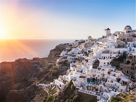 Traditional cliff house at sunset, Athens, Attiki, Greece, Europe Photographie de stock - Premium Libres de Droits, Code: 649-08987892