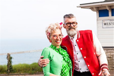 fashion for a 40 year old man - Quirky couple sightseeing, Bournemouth, England Stock Photo - Premium Royalty-Free, Code: 649-08987940