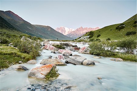 sichuan province - Mani stone in river, Dege, Sichuan, China Photographie de stock - Premium Libres de Droits, Code: 649-08988071