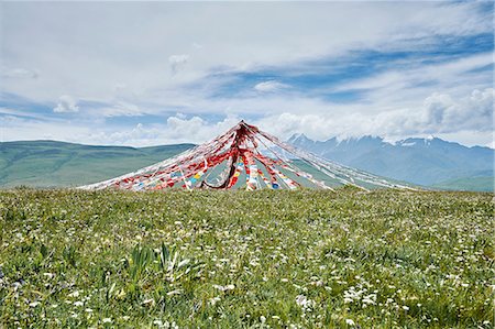 simsearch:649-08988056,k - Prayer flags in landscape, Luhuo, Sichuan, China Foto de stock - Sin royalties Premium, Código: 649-08988072