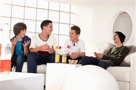 simsearch:649-06844687,k - Teenage boys at house party Stock Photo - Premium Royalty-Free, Code: 649-09004335