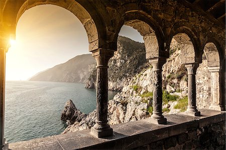 simsearch:614-09027173,k - Sea viewed through arches, Portovenere, Cinque Terre, Liguria, Italy Stock Photo - Premium Royalty-Free, Code: 649-09004527