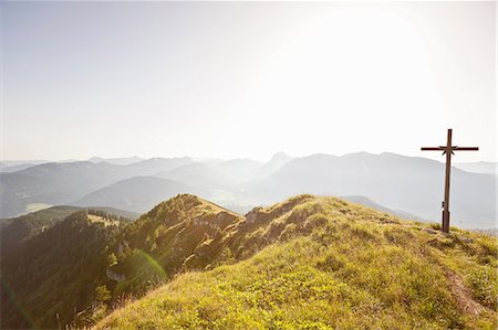 simsearch:614-09027173,k - Wooden cross overlooking rural landscape Stock Photo - Premium Royalty-Free, Code: 649-09002997