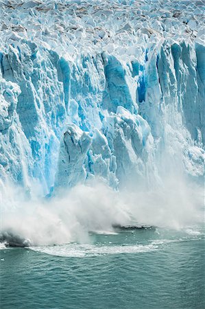 el calafate - Ice from Perito Moreno Glacier falling into Lake Argentino, Los Glaciares National Park, Patagonia, Chile Foto de stock - Sin royalties Premium, Código: 649-09016629