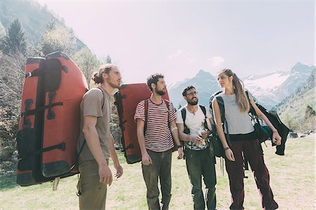 simsearch:649-08840317,k - Adult bouldering friends walking through mountain valley, Lombardy, Italy Photographie de stock - Premium Libres de Droits, Code: 649-09016741