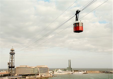 simsearch:6102-08994764,k - Elevated view of harbour and cable car, Barcelona, Spain Fotografie stock - Premium Royalty-Free, Codice: 649-09016946
