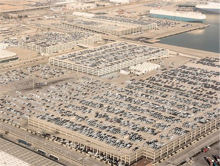 simsearch:614-07806085,k - Elevated view of harbour, parking lots and parked cars, Barcelona, Spain Foto de stock - Sin royalties Premium, Código: 649-09016947