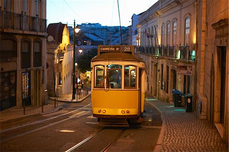 Tram, Lisbon, Portugal Photographie de stock - Premium Libres de Droits, Code: 649-09017046
