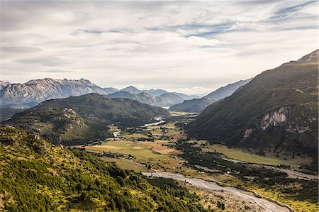 Mountain valley landscape,  Futaleufu, Los Lagos region, Chile Photographie de stock - Premium Libres de Droits, Code: 649-09017186