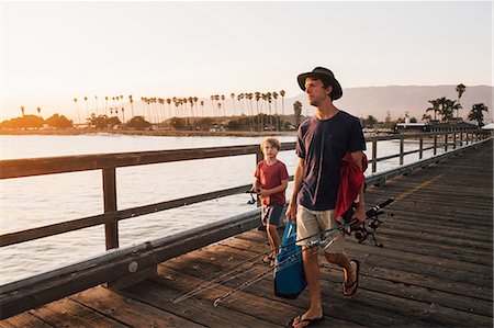 fishing wharf - Father and son on pier with fishing rods, Goleta, California, United States, North America Foto de stock - Sin royalties Premium, Código: 649-09035961